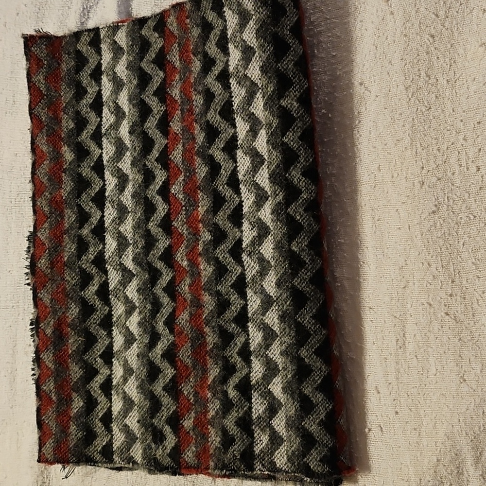 Chevron Design Scarf - Picture 7 of 7